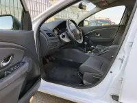 Gebraucht Renault Mégane GrandTour Expression 110 PS (80 kW) 2010 Gletscherweiss Kombi