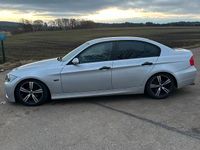 Gebraucht BMW 318 150 PS (110 kW) 2005 Silber Limousine