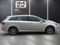 Gebraucht Toyota Avensis 150 PS (110 kW) 2012 Silber Limousine