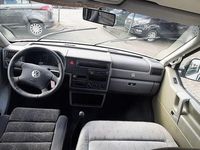 Second-hand VW Caravelle 102 CP (75 kW) 2002 Alb Van