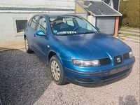 Usata Seat Leon 105 CV (77 kW) 2004 Andere farben Utilitaria