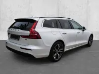 Gebraucht Volvo V60 Core 163 PS (119 kW) 2024 Weiß Kombi