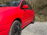 Gebraucht Mitsubishi Space Star 122 PS (89 kW) 2000 Rot Van / Kleinbus