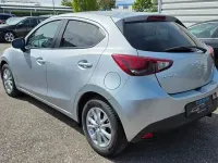Używany Mazda 2 Exclusive-Line 90 KM (66 kW) 2018 Srebrny Sedan/Limuzyna