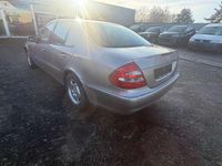 Gebraucht Mercedes E320 Avantgarde 204 PS (150 kW) 2002 Beige Limousine