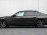 Gebraucht BMW M760e Sport Line 571 PS (419 kW) 2025 Grau Limousine