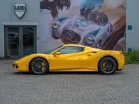 Gebraucht Ferrari 488 669 PS (492 kW) 2018 Gelb Cabrio
