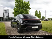 Gebraucht Porsche Macan 264 kW (360 PS) 2025 Tiefschwarzmetallic SUV
