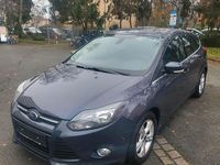 Gebraucht Ford Focus Champions Edition 125 PS (91 kW) 2012 Violet Limousine