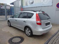 Gebraucht Hyundai i30 Classic 109 PS (80 kW) 2012 Silber Kombi