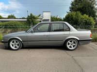 Gebraucht BMW 325 192 PS (141 kW) 1988 Silber Limousine