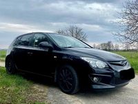 Gebraucht Hyundai i30 99 PS (72 kW) 2012 Schwarz Kleinwagen