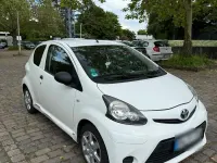 Gebraucht Toyota Aygo 69 PS (50 kW) 2014 Weiß Kleinwagen