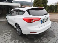 Używany Ford Focus Active 125 KM (91 kW) 2019 Biały Sedan/Limuzyna