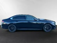 Gebraucht BMW 550e Comfort Edition 489 PS (359 kW) 2024 Black sapphire metallic Limousine