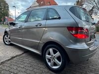 Gebraucht Mercedes B180 109 PS (80 kW) 2008 Grau Van / Kleinbus
