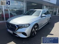 Gebraucht Mercedes E300 313 PS (230 kW) 2024 Hightechsilber metallic Kombi