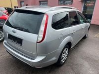 Gebraucht Ford Focus 101 PS (74 kW) 2009 Silber Limousine