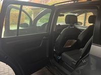 Gebraucht VW Touran Comfortline 140 PS (102 kW) 2013 Grau Van / Kleinbus