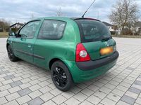 Gebraucht Renault Clio II 75 PS (55 kW) 2003 Grün Kleinwagen