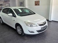 Gebraucht Opel Astra Design Edition 101 PS (74 kW) 2012 Weiß Limousine