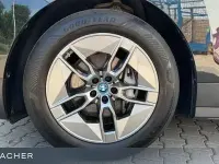 Gebraucht BMW iX Shadowline 239 kW (326 PS) 2022 Saphirschwarz metallic SUV