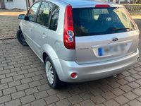 Gebraucht Ford Fiesta 80 PS (58 kW) 2008 Silber Kleinwagen