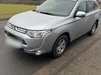 Gebraucht Mitsubishi Outlander Invite 150 PS (110 kW) 2014 Silber SUV