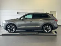 Gebraucht VW Touareg 231 PS (169 kW) 2025 Siliziumgrau metallic SUV