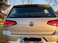 Gebraucht VW Golf VII Comfortline 110 PS (80 kW) 2018 Silber Limousine