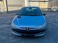 Gebraucht Peugeot 206 75 PS (55 kW) 1999 Silber Kleinwagen
