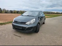 Gebraucht Kia Rio 85 PS (62 kW) 2014 Grau Kleinwagen