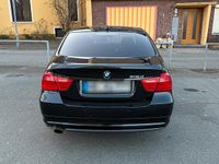 Gebraucht BMW 316 115 PS (84 kW) 2011 Schwarz Limousine