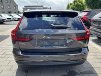 Gebraucht Volvo V60 Core 197 PS (144 kW) 2023 Grau Kombi