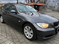 Gebraucht BMW 318 129 PS (94 kW) 2007 Grau Kombi
