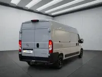 Neu Opel Movano 140 PS (102 kW) 2025 Grau Limousine