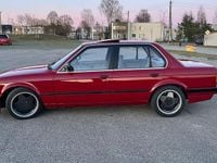 Gebraucht BMW 324 86 PS (63 kW) 1991 Rot Limousine