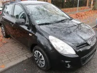 Gebraucht Hyundai i20 Edition 90 PS (66 kW) 2012 Schwarz Kleinwagen