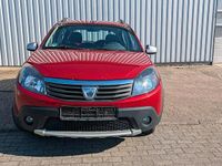 Gebraucht Dacia Sandero 85 PS (62 kW) 2011 Rot Limousine