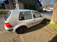 Gebraucht VW Golf 100 PS (73 kW) 1998 Silber Coupé