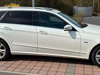 Gebraucht Mercedes E220 Avantgarde 170 PS (125 kW) 2011 Weiß Limousine