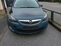Gebraucht Opel Astra 110 PS (80 kW) 2011 Schwarz Kleinwagen