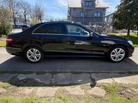 Gebraucht Mercedes E220 Avantgarde 170 PS (125 kW) 2011 Schwarz Limousine