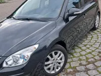 Gebraucht Hyundai i30 90 PS (66 kW) 2011 Schwarz Kleinwagen