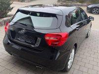 Gebraucht Mercedes A180 122 PS (89 kW) 2013 Schwarz Limousine