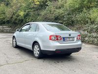 Gebraucht VW Jetta 140 PS (102 kW) 2008 Silber Limousine