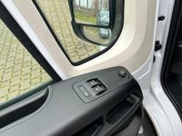 Gebraucht Opel Movano 140 PS (102 kW) 2025 Lackierung weiss icy/ typ aussenverkleidung spiegel flach standard Van