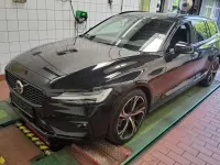 Gebraucht Volvo V60 Plus 197 PS (144 kW) 2024 Schwarz Kombi