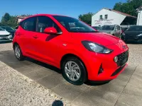 Gebraucht Hyundai i10 Select 67 PS (49 kW) 2021 Tomato red / sol Kleinwagen