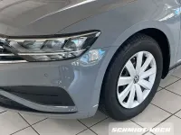 Gebraucht VW Passat Conceptline 150 PS (110 kW) 2023 Mondsteingrau (grau) Kombi
